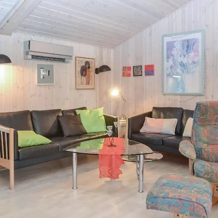 Three Bedroom Holiday In Сasa de vacaciones *